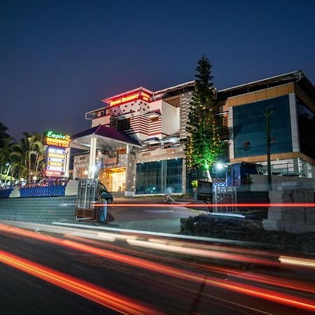 فندق Empire Residency ثيروفالّا المظهر الخارجي الصورة