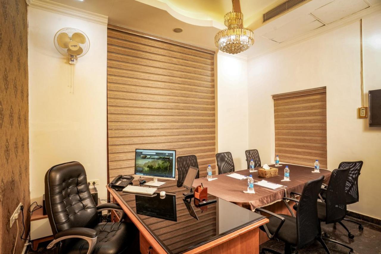 فندق Empire Residency ثيروفالّا المظهر الخارجي الصورة
