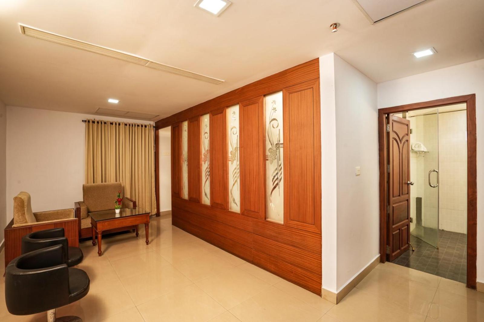 فندق Empire Residency ثيروفالّا المظهر الخارجي الصورة